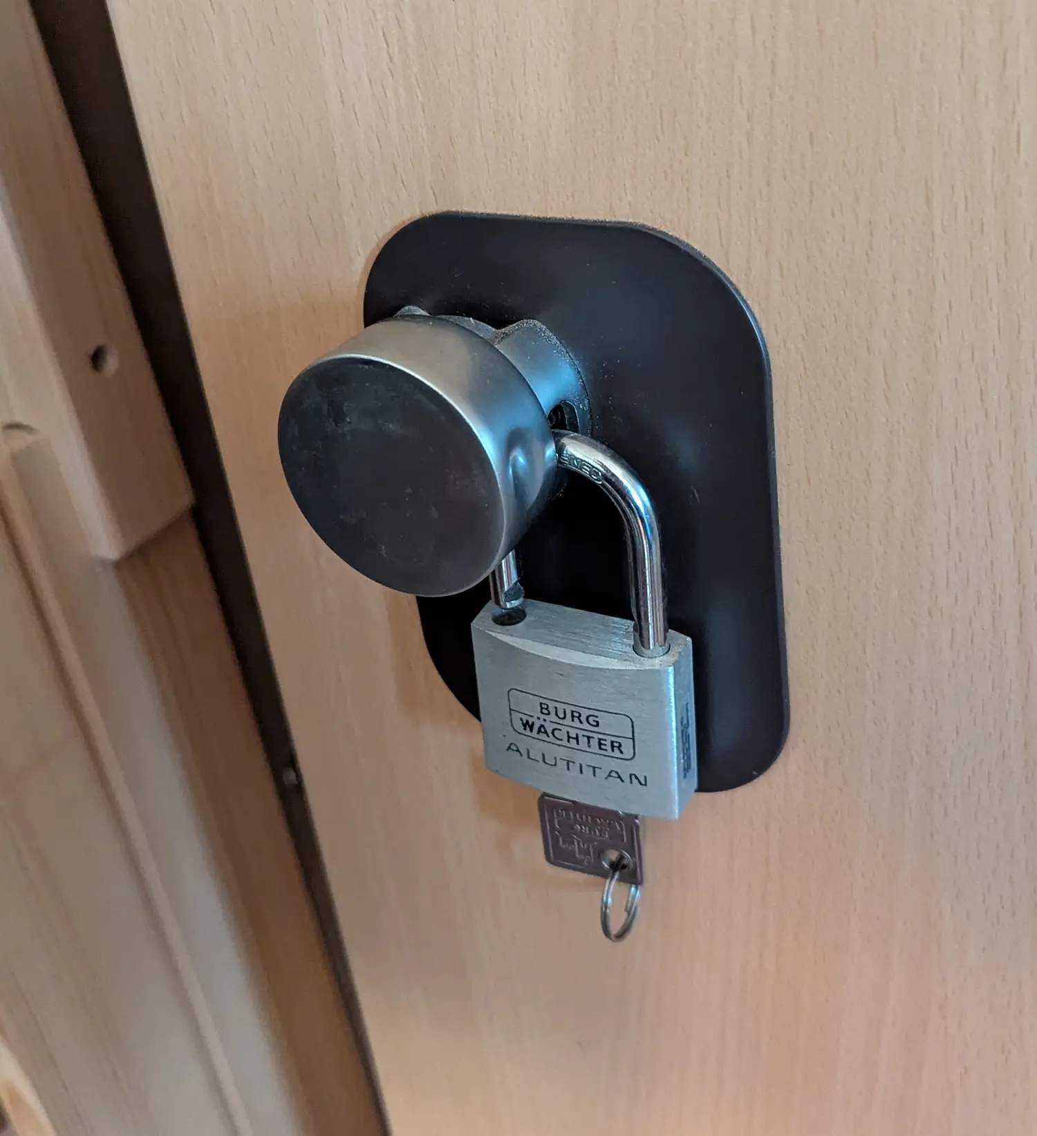 Bundeswehr Spind Rechts Gebraucht - Sattelschrank für Reiter | Buche-Dekor 200×60×60 cm Bild 6