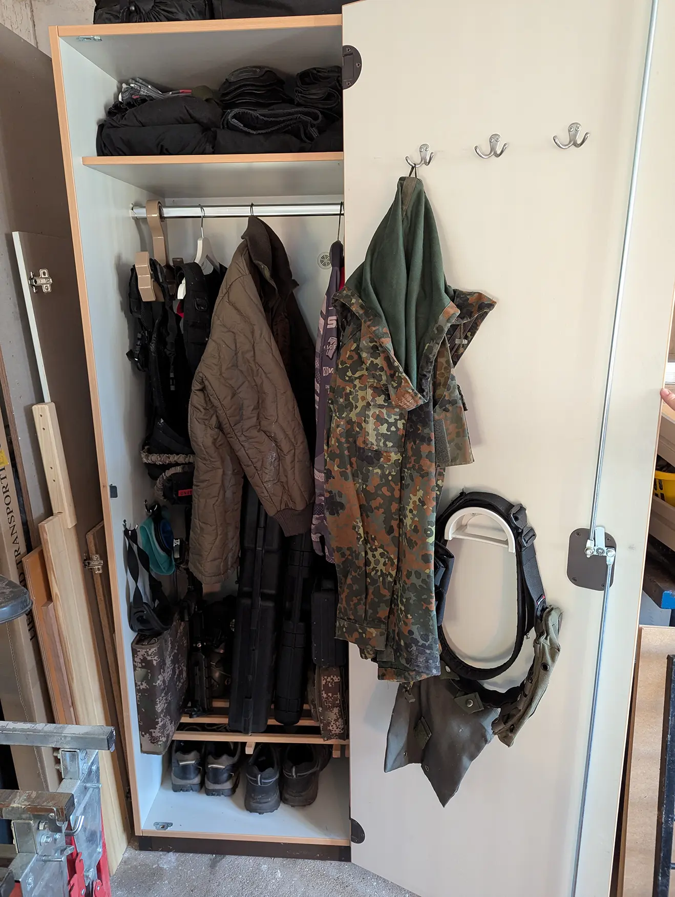 Bundeswehr Spind Rechts Gebraucht - Sattelschrank für Reiter | Buche-Dekor 200×60×60 cm Bild 5